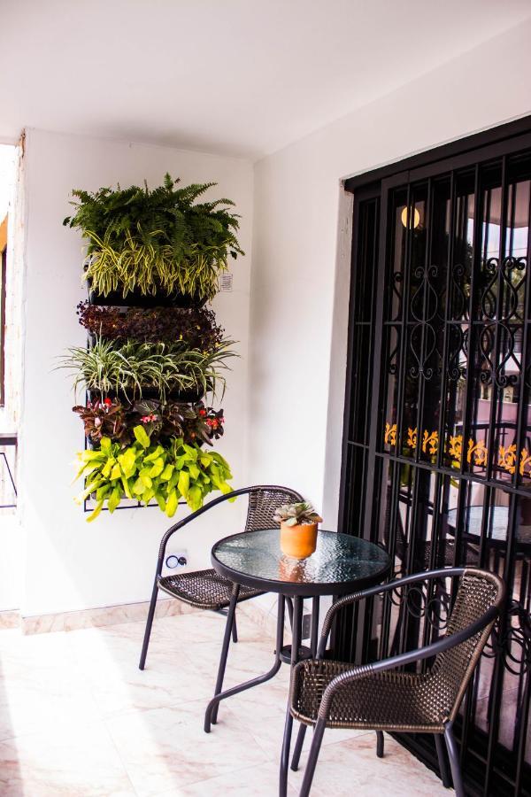 Hotel Porton Colonial Medellin Exterior photo