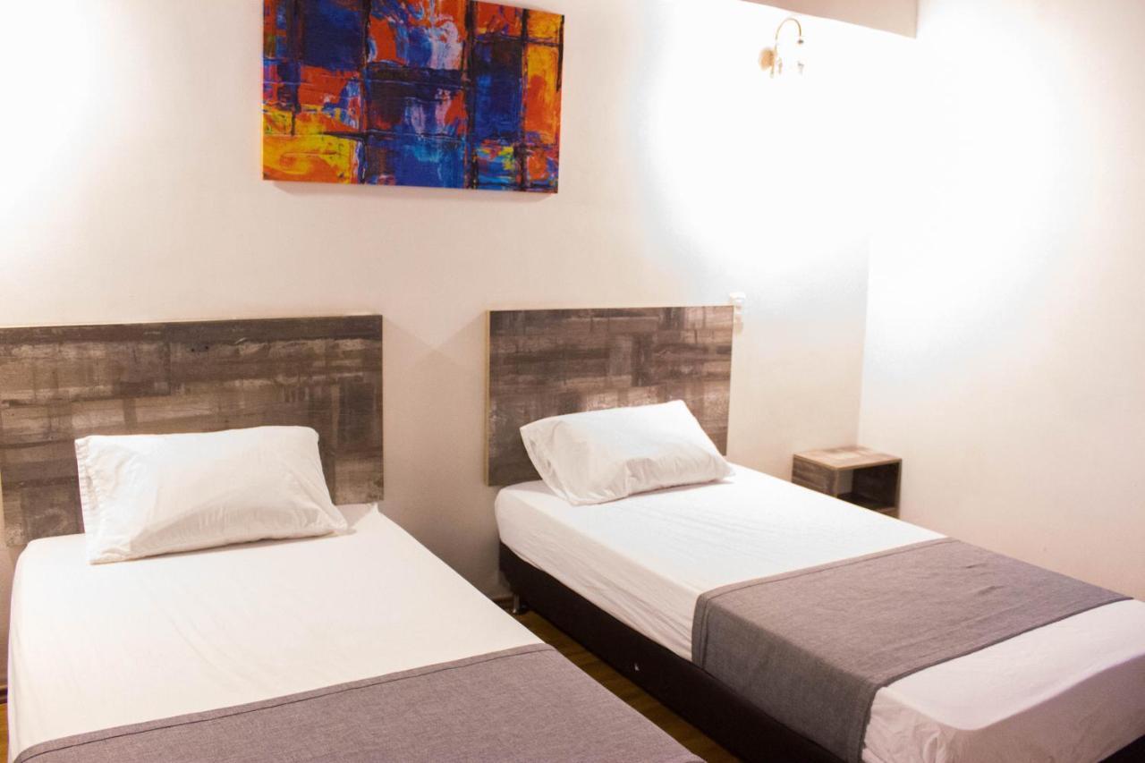 Hotel Porton Colonial Medellin Exterior photo
